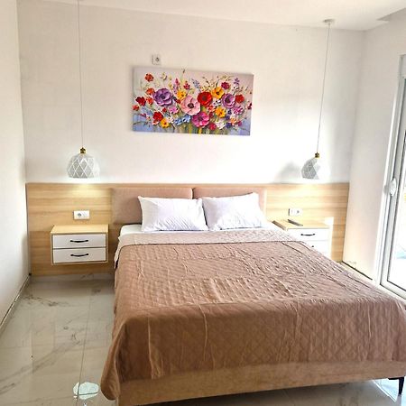Ivana Apartments Ulcinj Bagian luar foto