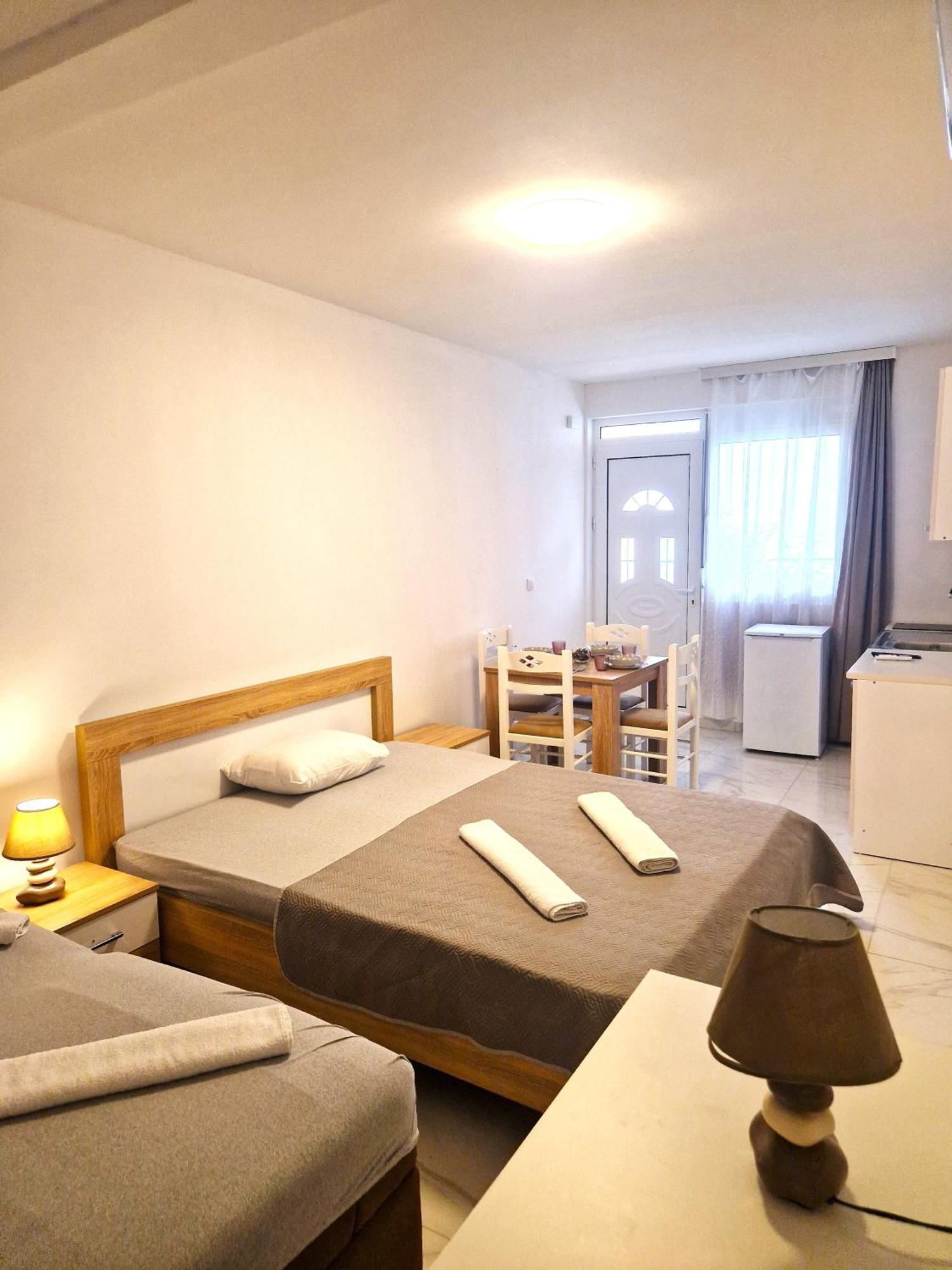 Ivana Apartments Ulcinj Bagian luar foto