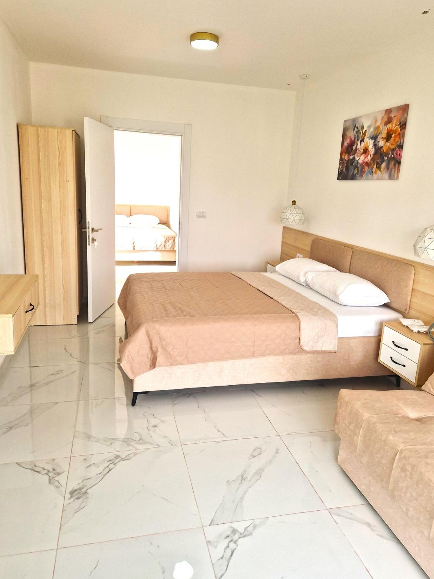 Ivana Apartments Ulcinj Bagian luar foto