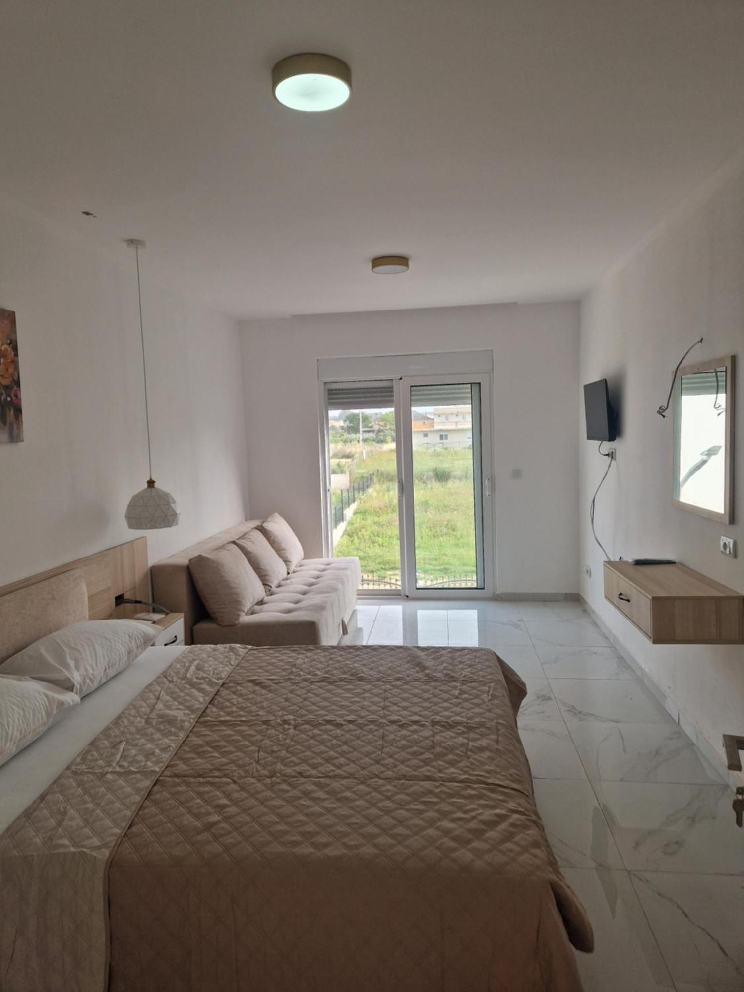 Ivana Apartments Ulcinj Bagian luar foto