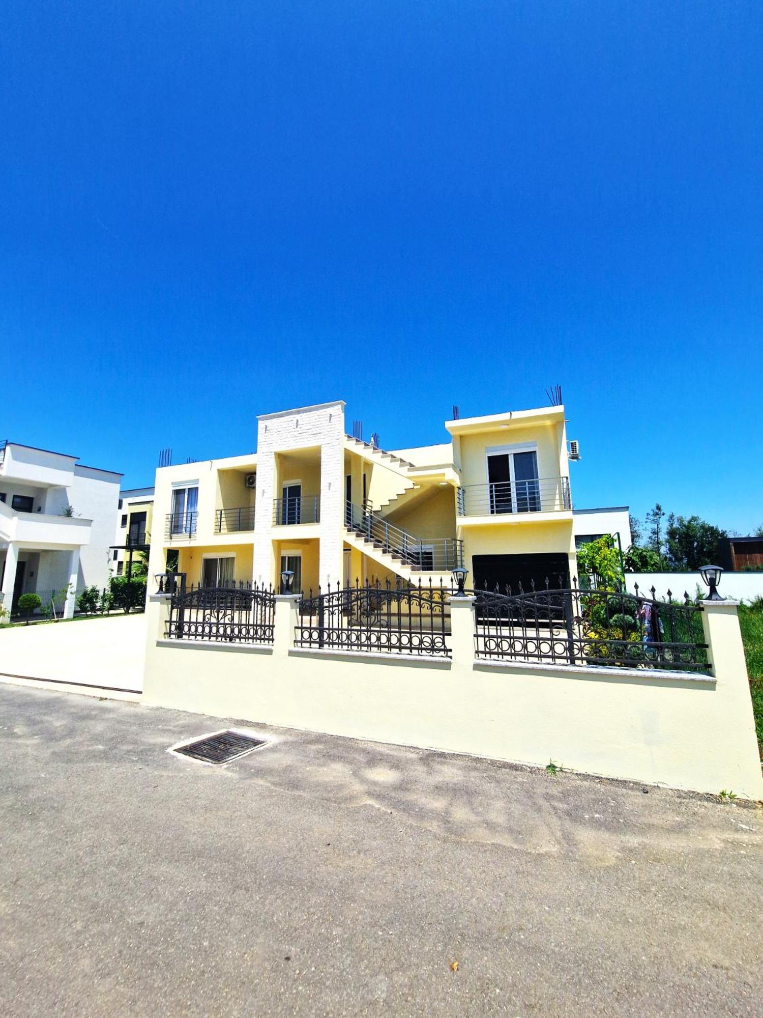 Ivana Apartments Ulcinj Bagian luar foto