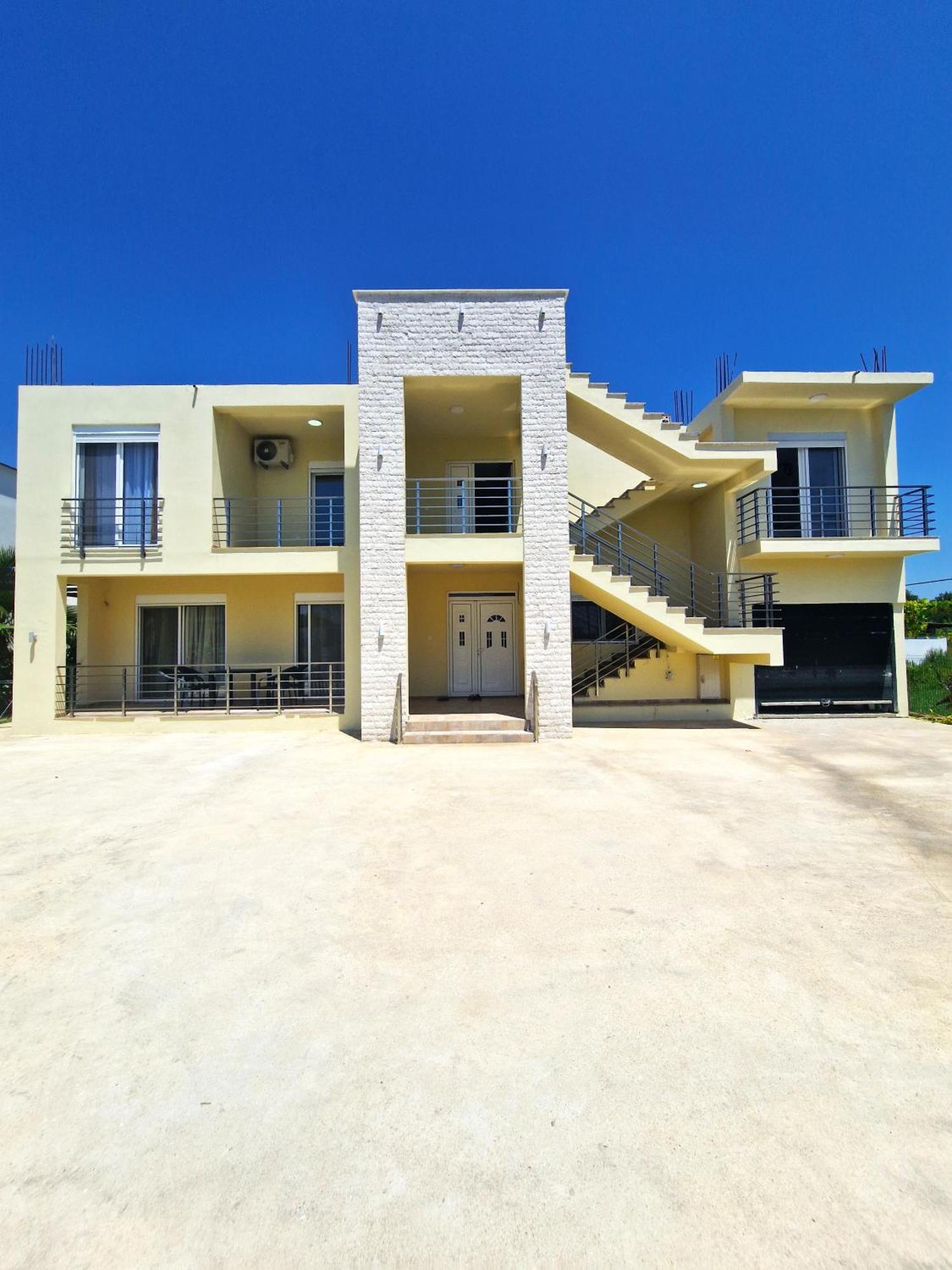 Ivana Apartments Ulcinj Bagian luar foto