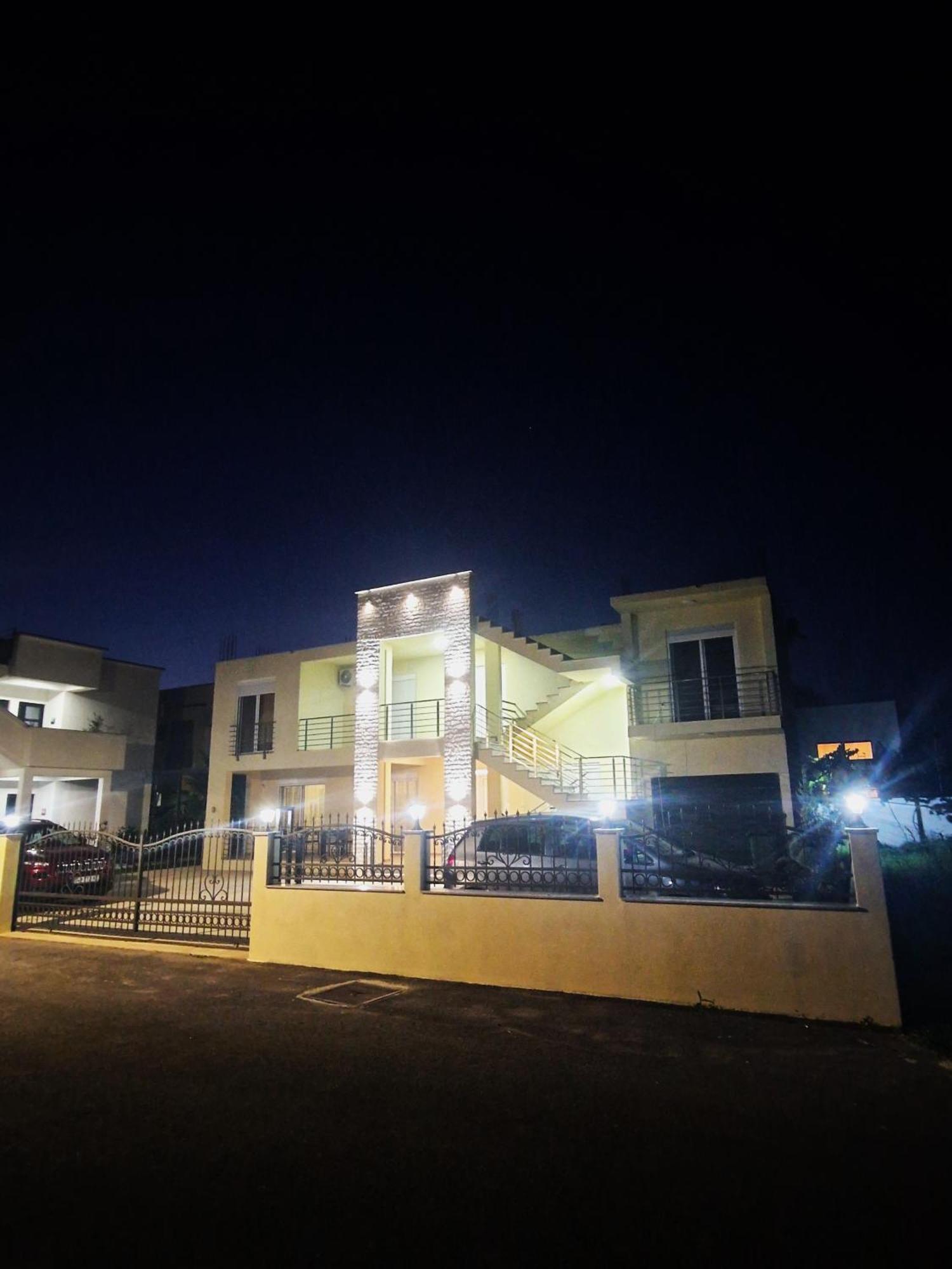 Ivana Apartments Ulcinj Bagian luar foto